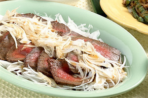 和風ローストビーフスライスオニオン添え