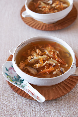 ミックス野菜と卵の中華スープ